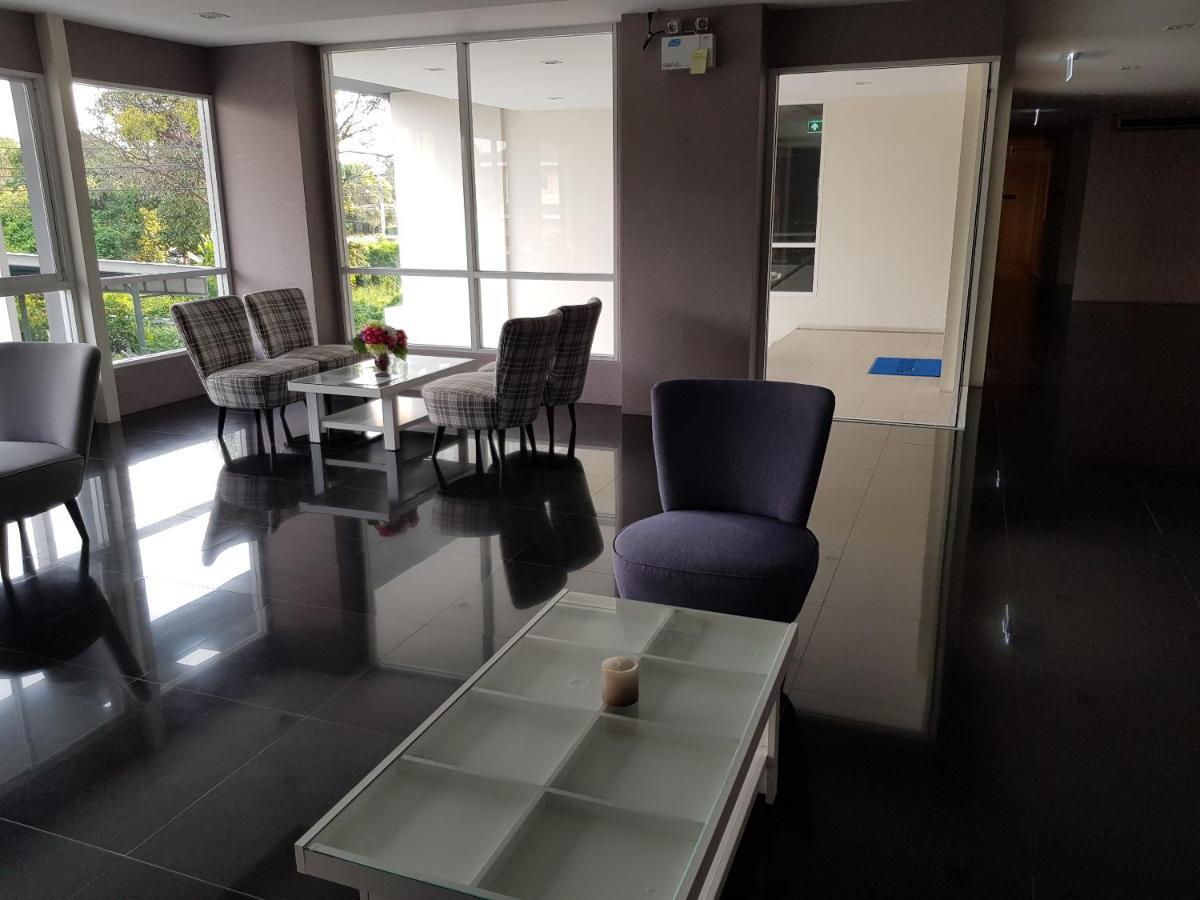Execlusive Seaview 1 bedroom suite at The Patio Bangsaen Buitenkant foto